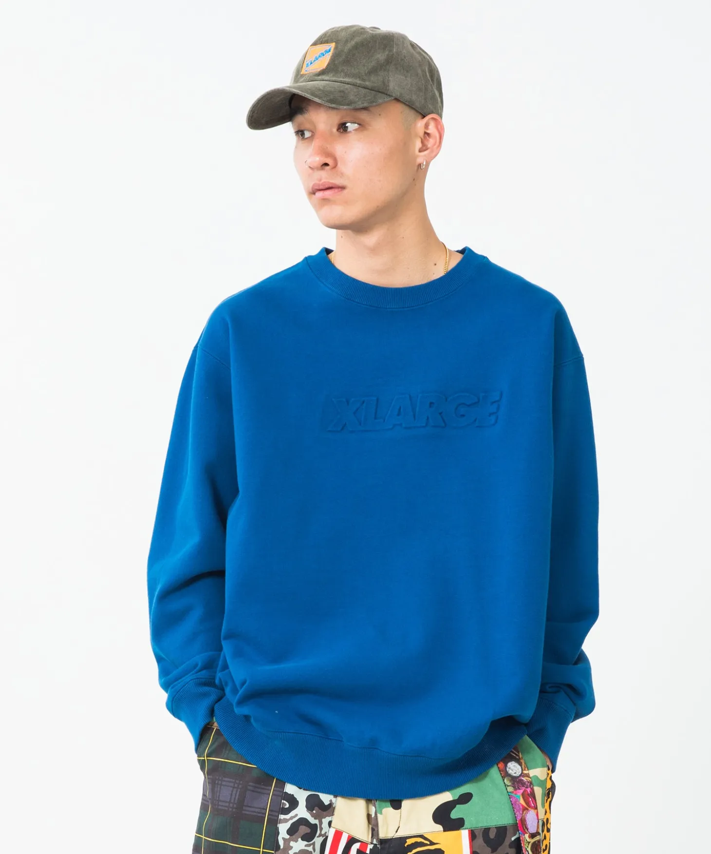 EMBOSSING STANDARD LOGO CREWNECK SWEAT