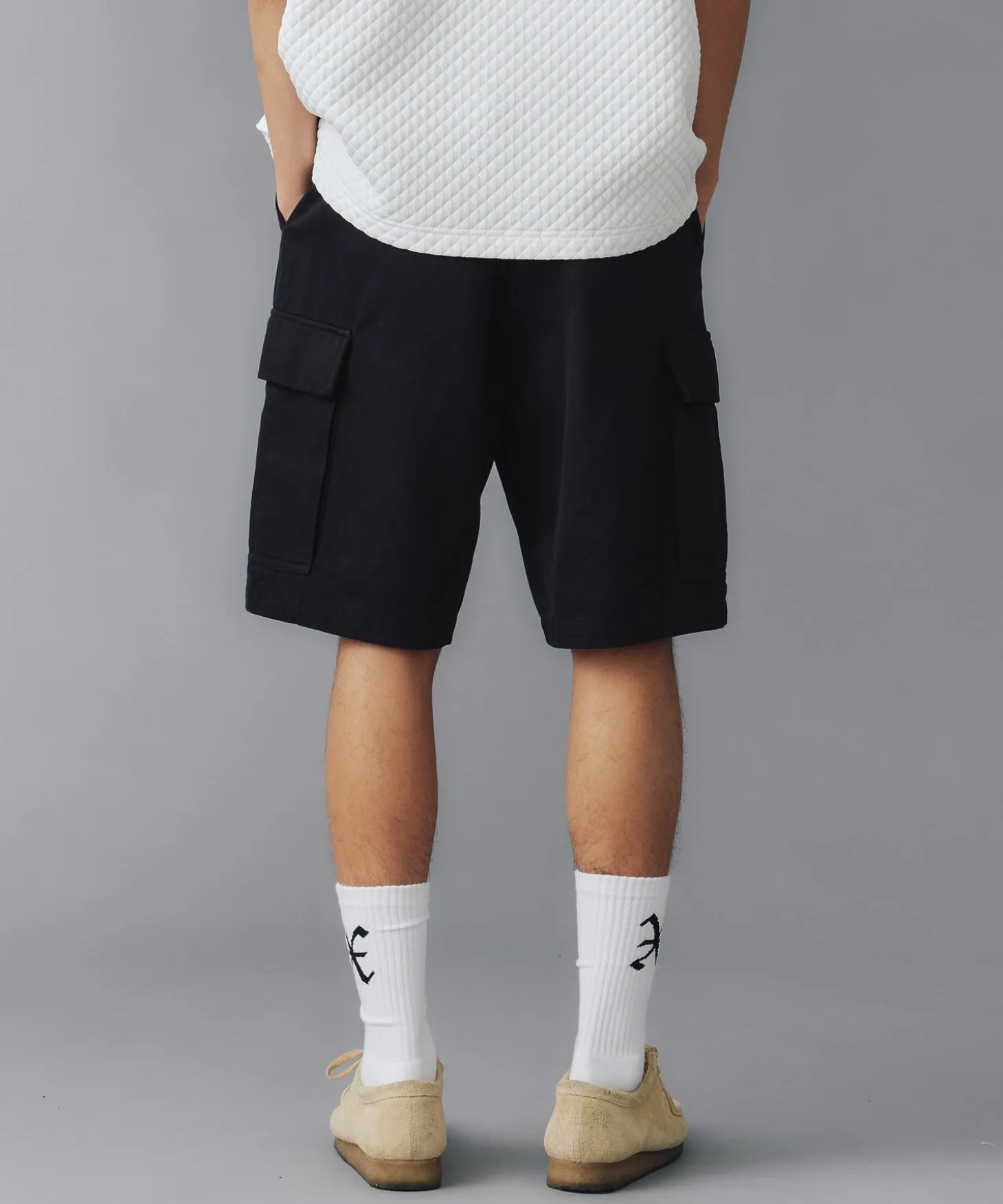 EMBROIDERED LOGO CARGO SHORT PANTS