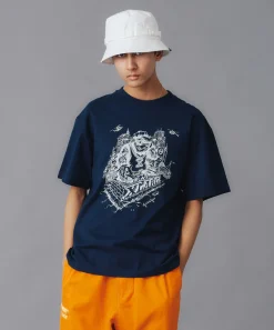 ON THE SET S/S TEE