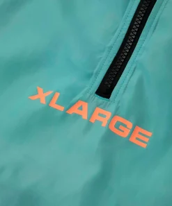 PACKABLE NYLON JACKET