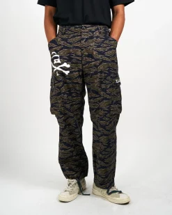 SKULL CAMO CARGO PANTS